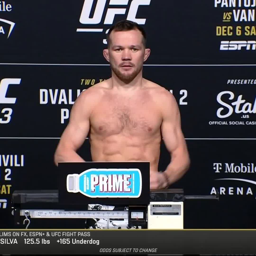LE MAIN EVENT EST OFFICIEL ! 🔒🏆 Petr Yan valide la pesée ! ✅ ⚖️ 61,2 kg #UFC323