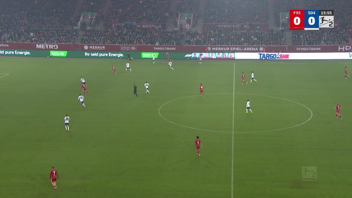 ✨Muslija mit traumhaftem Touch – und dann drischt er den Ball in den Nachthimmel! 🚀💥 ➡️ Die 2. Bundesliga live auf Sky. #sky2bundesliga #f95s04