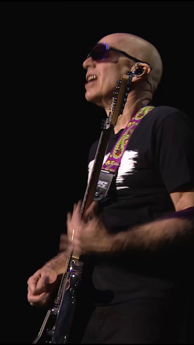 Remembering those “Summer Nights” as we head into winter. 🎸☀️ Stream it here: #MichaelAnthony @ChickenfootJOE KennyAronoff Rai Thistlethwayte