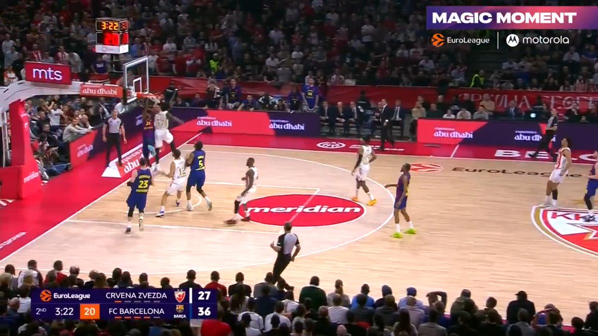 Jeeez, Clyburn LOVES playing in Belgrade... What a HAMMER! #MotorolaMagicMoment motorola I Barça Basket