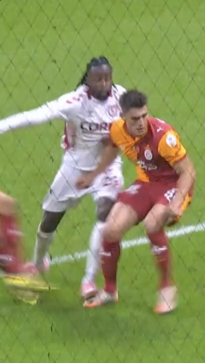 Daha kaç penaltımız çalınmayacak ⁉️