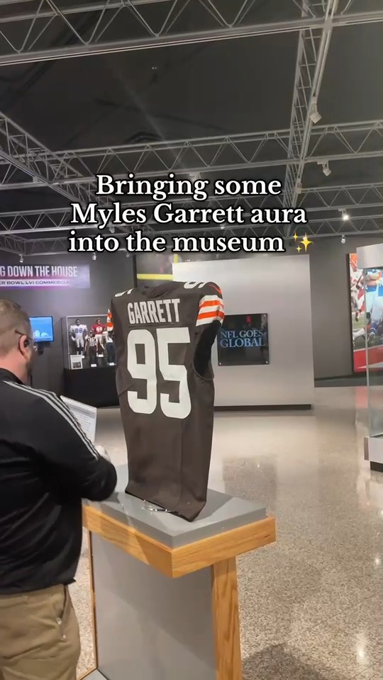 ✨💫 Myles Garrett sent us the jersey from his FOUR-sack game vs. the Ravens on Nov. 16. With that, he’s the first player EVER to hit 12+ sacks six seasons in a row. Absolute legend. #nflhistory #clevelandbrowns Myles Garrett Cleveland Browns
