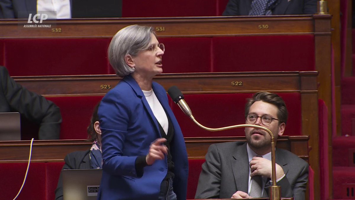 "Vous avez la main qui tremble, les trémolos dans la voix, de l'émotion au bord des lèvres quand il s'agit d'aller taxer les riches, mais par contre pour le RSA il y a zéro sujet", dénonce Sandrine Rousseau. #DirectAN #PLFSS2026