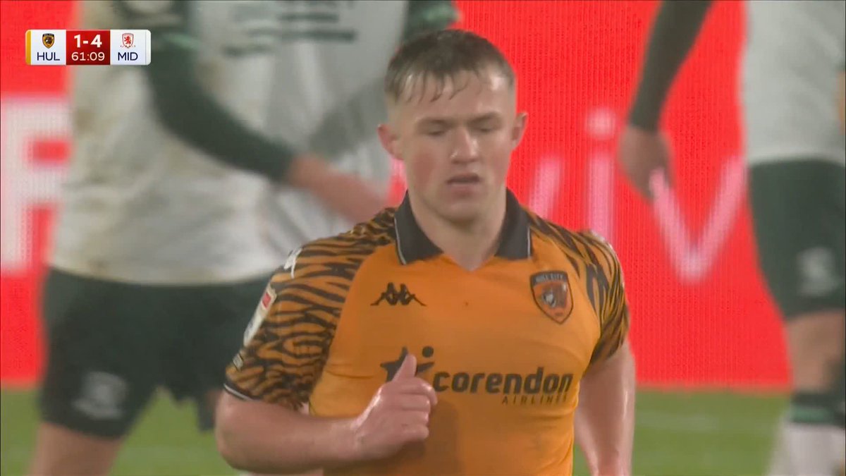 The in-form Joe Gelhardt pulls one back for Hull from the spot! 🎯