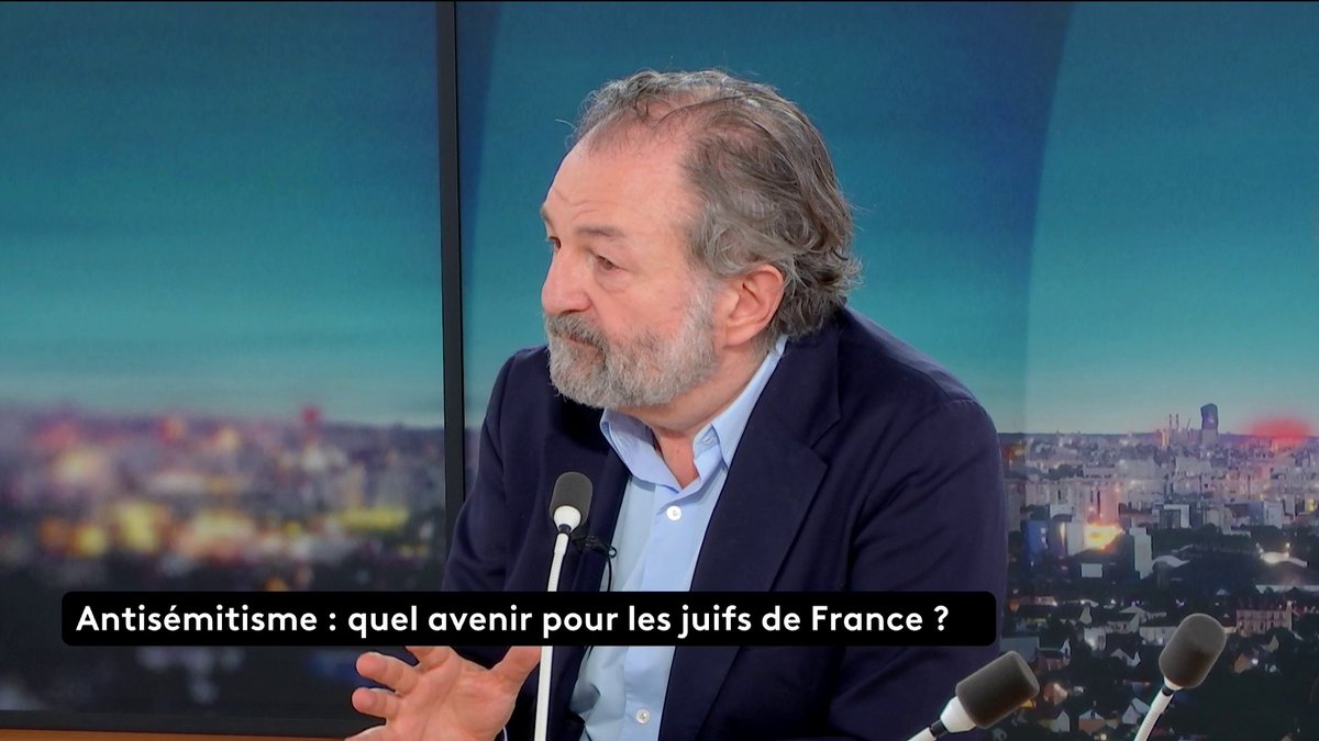 🔴 Histoire : "Depuis la Révolution, la France offre aux Juifs un modèle unique : des citoyens à part entière pouvant rester eux-mêmes : le franco-judaïsme", explique Denis Olivennes, auteur du Dictionnaire amoureux des Juifs de France. #LePourEtLeContre #canal16