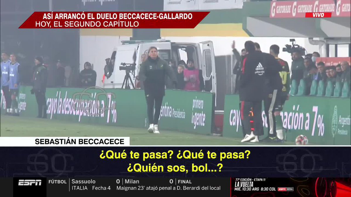 Momento TOP cuando se para adelante del jugador de River para que no haga el lateral, lo expulsan y Gallardo se re calienta.