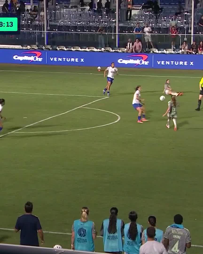 La magia de Irene Guerrero y el golazo de Montse Saldívar para la victoria del América Femenil 5-2 en el debut en la World Seven🥰💛🦅