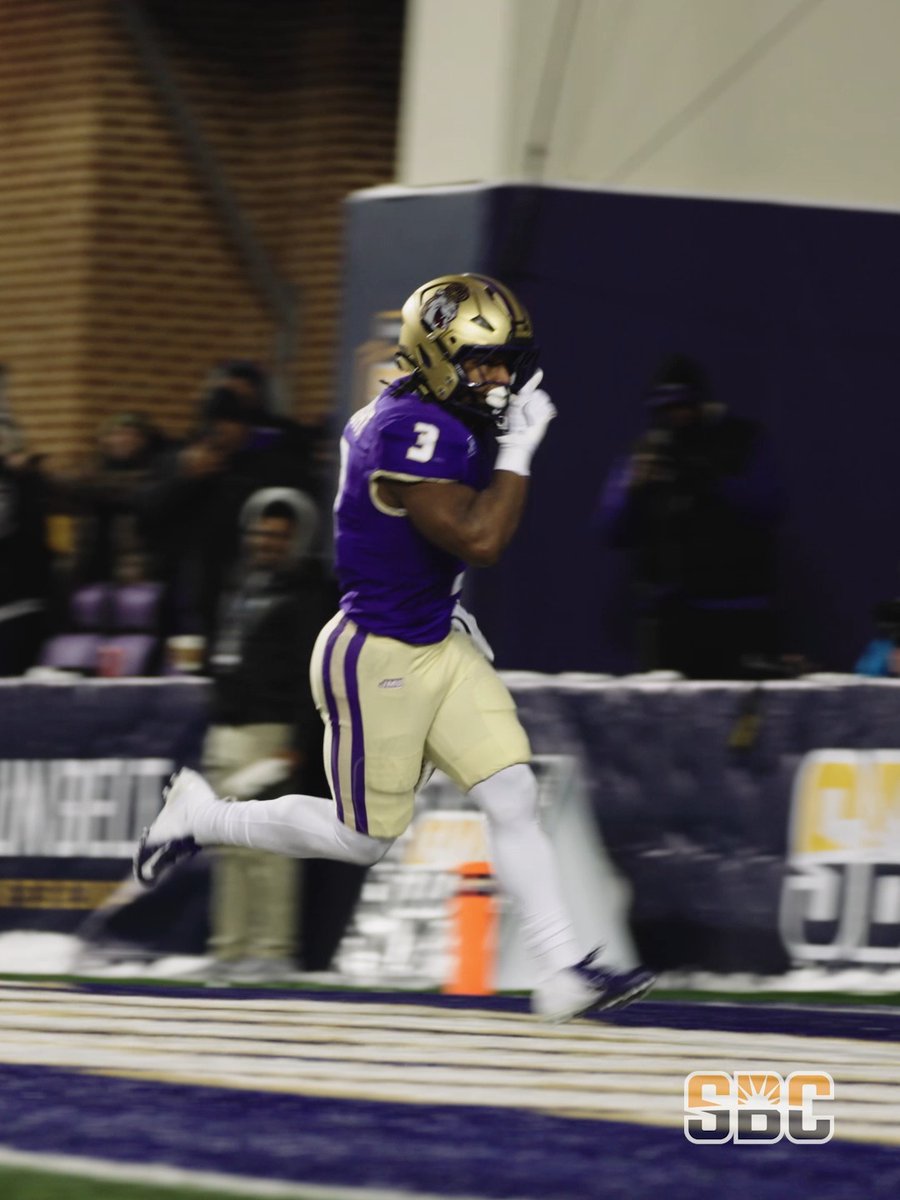 𝗪𝗔𝗬𝗡𝗘 𝗜𝗡𝗧𝗢 𝗧𝗛𝗘 (𝗞)𝗡𝗜𝗚𝗛𝗧. Another look at the longest rush & longest touchdown in Sun Belt Football Championship history. We 👀 you, Wayne knight. ☀️🏈