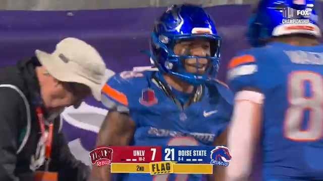 Malik Sherrod breaks a tackle and takes it to the house! That's four total TDs for Boise State Football QB Maddux Madsen all in the first half 😳