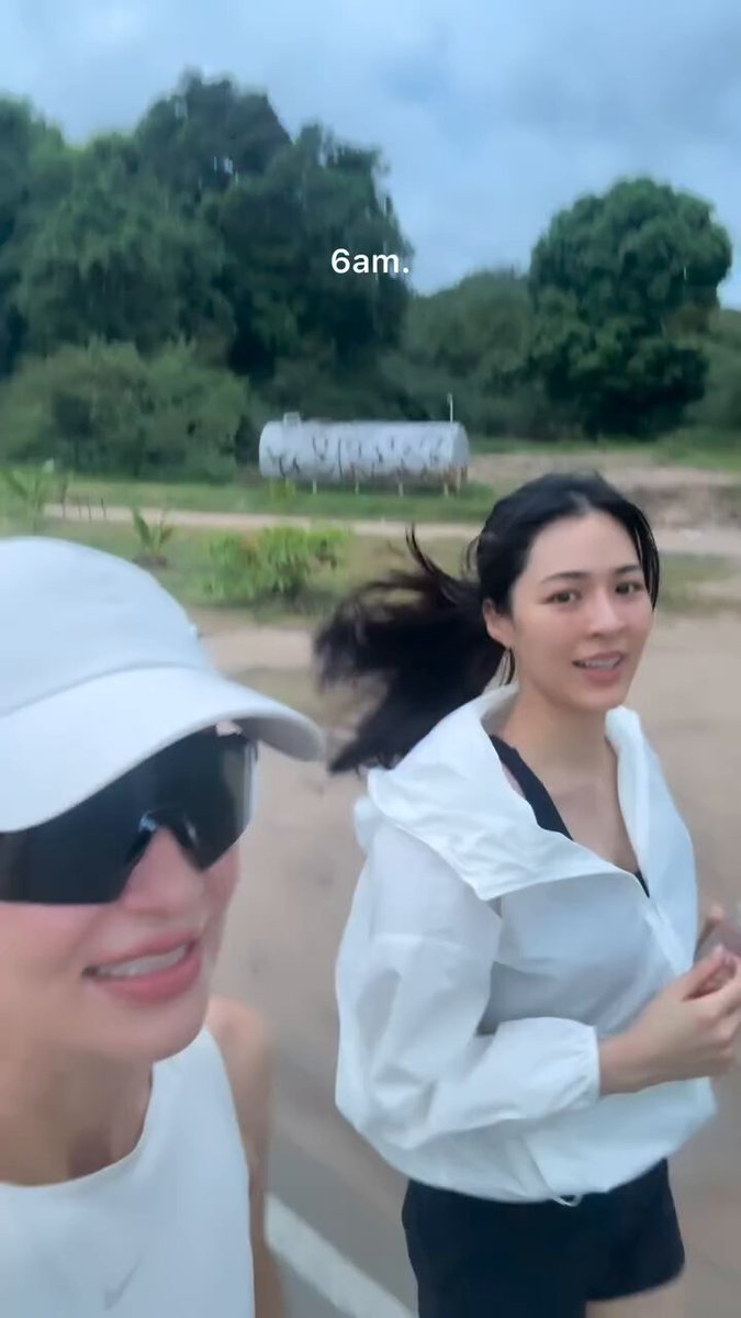 มีเด็กน้อยตื่นมาวิ่งกับพี่แอน ไม่ผิดคาดอะ เอ็นดูน้องออมมาก 5555555555 แต่ขีได้วิ่งริมชายหาดกับแฟน(เก่า)ของชีละ หวานๆขมๆ 5555555555