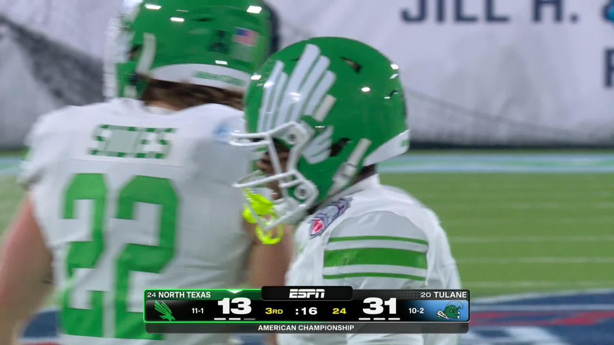 MILES COLEMAN TAKES IT 59 YARDS TO THE HOUSE ON FOURTH DOWN 🔥