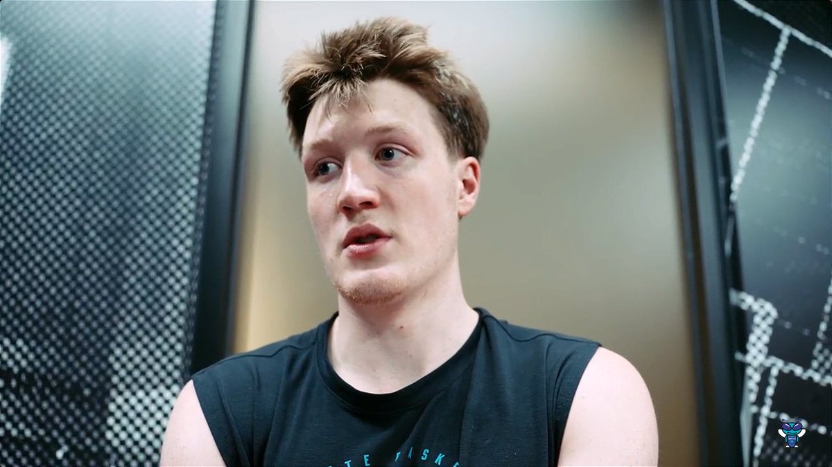 🎙️ Kon Knueppel on Tidjane Salaun's career-high: "As a team, we don't think about (that)." "We think about the other things he did—how hard he played, crashing the boards, playing great defense. Those are the things that stand out to his teammates. It was big to have him..."