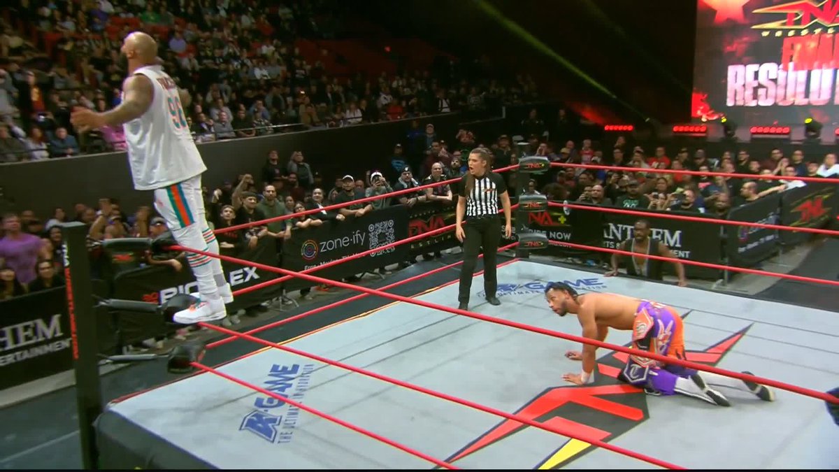 .LEON SLATER catches A.J. FRANCI$ 💰 with a Superkick mid-Moonsault! #TNAFinalResolution Use code FINAL25 for one free month of TNA+ and watch Final Resolution: