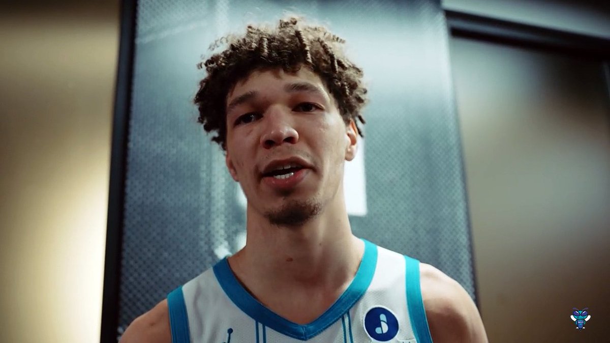 🎙️ Tidjane Salaun: "It's just about confidence. When I'm confident, I feel like I can be the best player, but that's also because my teammates trust me and we have this great spirit/energy with each other." "We have a high-character group because we don't want to lose every time—we want to win, but also play the right way. That's what the coach has been teaching us for the past year. Without this type of coach and the spirit we've built, we can't play like this or with each other on the court."