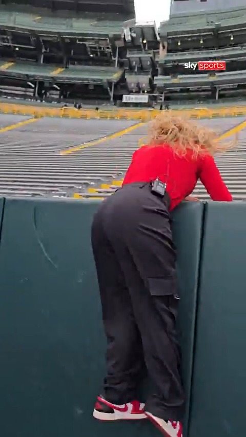 Phoebe does the famous Lambeau Leap in Green Bay 💫