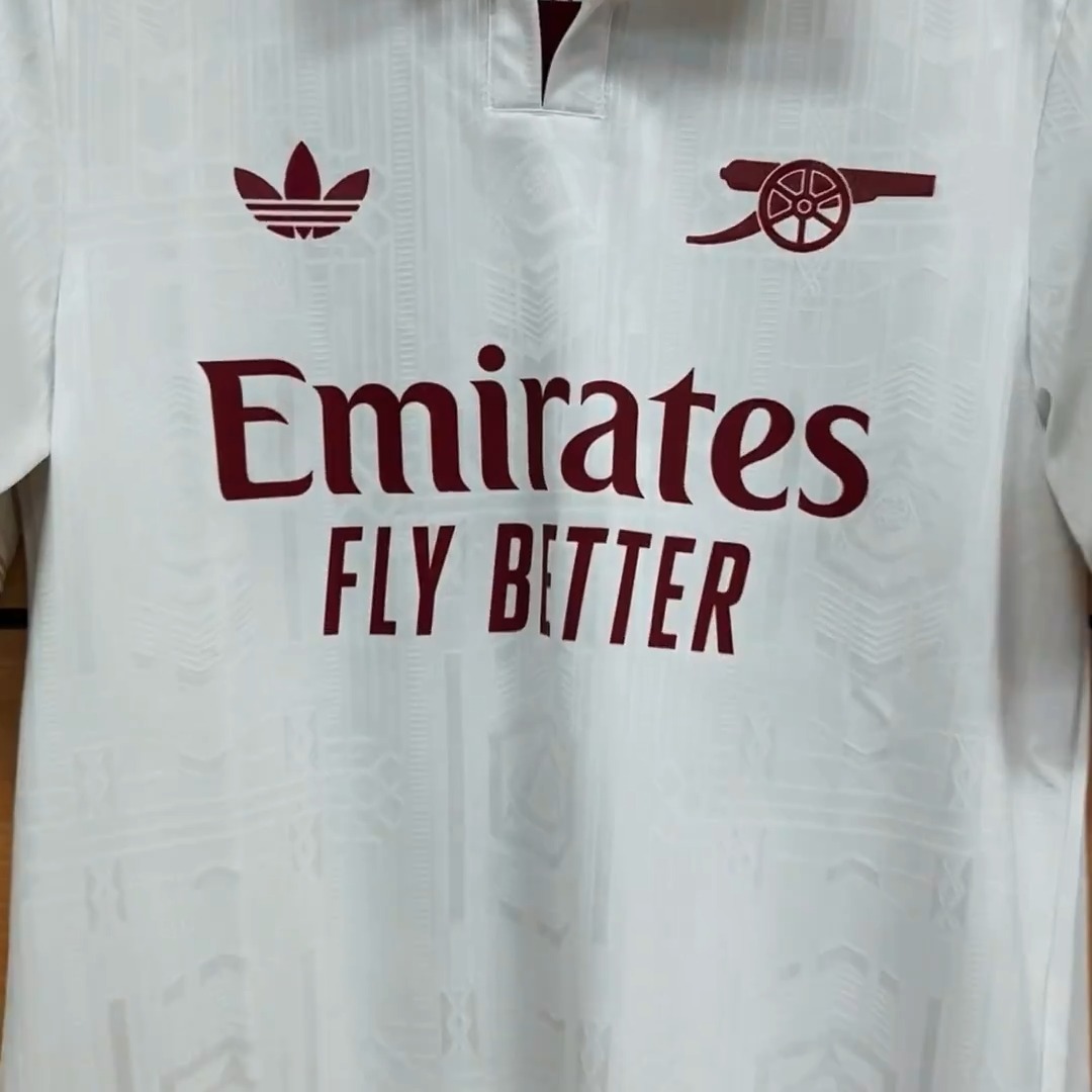 Back in our third strip 😍 Shop yours at The Armoury and on Arsenal Direct, Gooners 🛍️