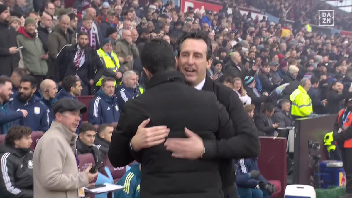 Dos genios. Dos nacidos en Guipúzcoa. El saludo entre dos entrenadores que tienen a sus equipos peleando por la Premier League 😍 #PremierLeagueDAZN ⚽🏴󠁧󠁢󠁥󠁮󠁧󠁿