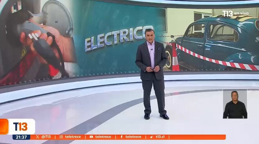 A partir del próximo año podrás convertir tu auto a eléctrico. Ya la diferencia de precio entre un vehículo eléctrico nuevo y uno no eléctrico es cada vez menor en vehículos nuevos. Acá hablan de 5000 dólares para convertir un auto existente. Eso permite que se pague la inversión en menos de 50000 km, algo que puede ser entre 2 y 3 años de uso. Para un taxi, colectivo o vehículo comercial, es menos de un año. Eso es indudablemente bueno para el aire limpio, el cambio climático, el ruido, y la creación de empleo local para quienes presten esos servicios. Bien Juan Carlos Muñoz Abogabir