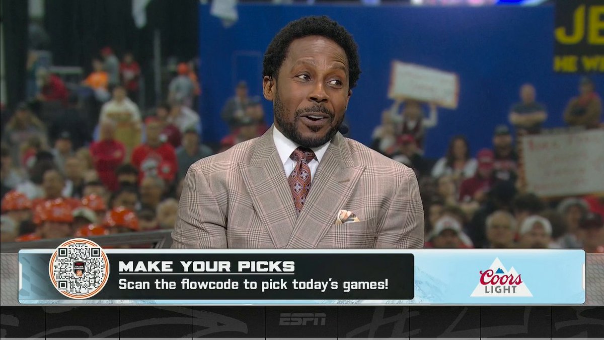 "The national championship is going through the Big Ten. Big Ten runs college football right now." Desmond Howard getting the crowd going early at the SEC championship game 😅