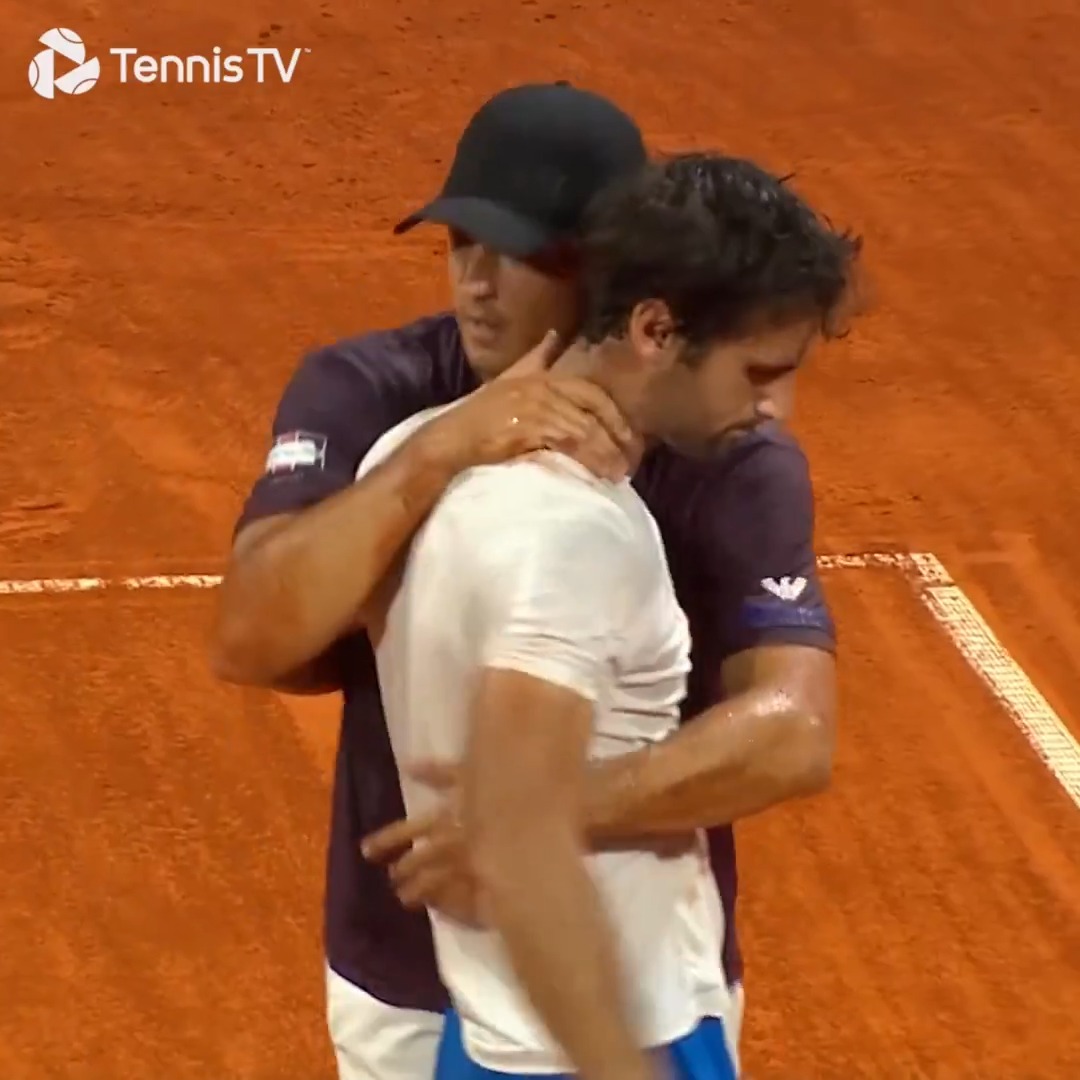 One of the moments of the year โค๏ธโ๐ฅ True sportsmanship between friends Carlos Taberner & Luciano Darderi after the Umag final ๐ค