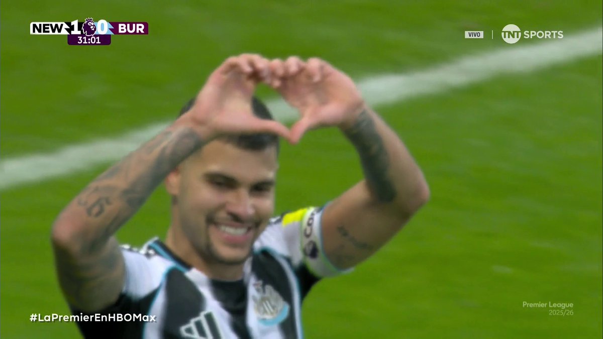 ¡GOL OLÍMPICO! ¡EL GOL DE LA TEMPORADA! 🤯🔥 Bruno Guimaraes hizo una obra de arte, digna de #LaPremierEnHBOMax. 😍 🎙️ Daniel Barba 🪶 Newcastle United 1-0 Burnley FC 🏰 📲 HBO Max Latinoamérica: #TNTSportsEnHBOMax