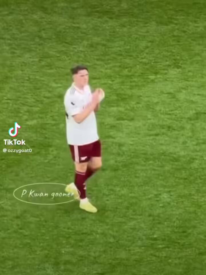 Arsenal players' reaction after the game against Aston villa.