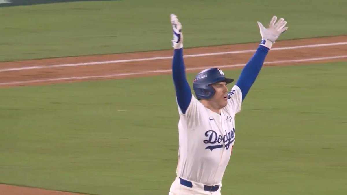 Top Plays of 2025: No. 5 Freddie Freeman hits a walk-off homer in the 18th inning of World Series Game 3!