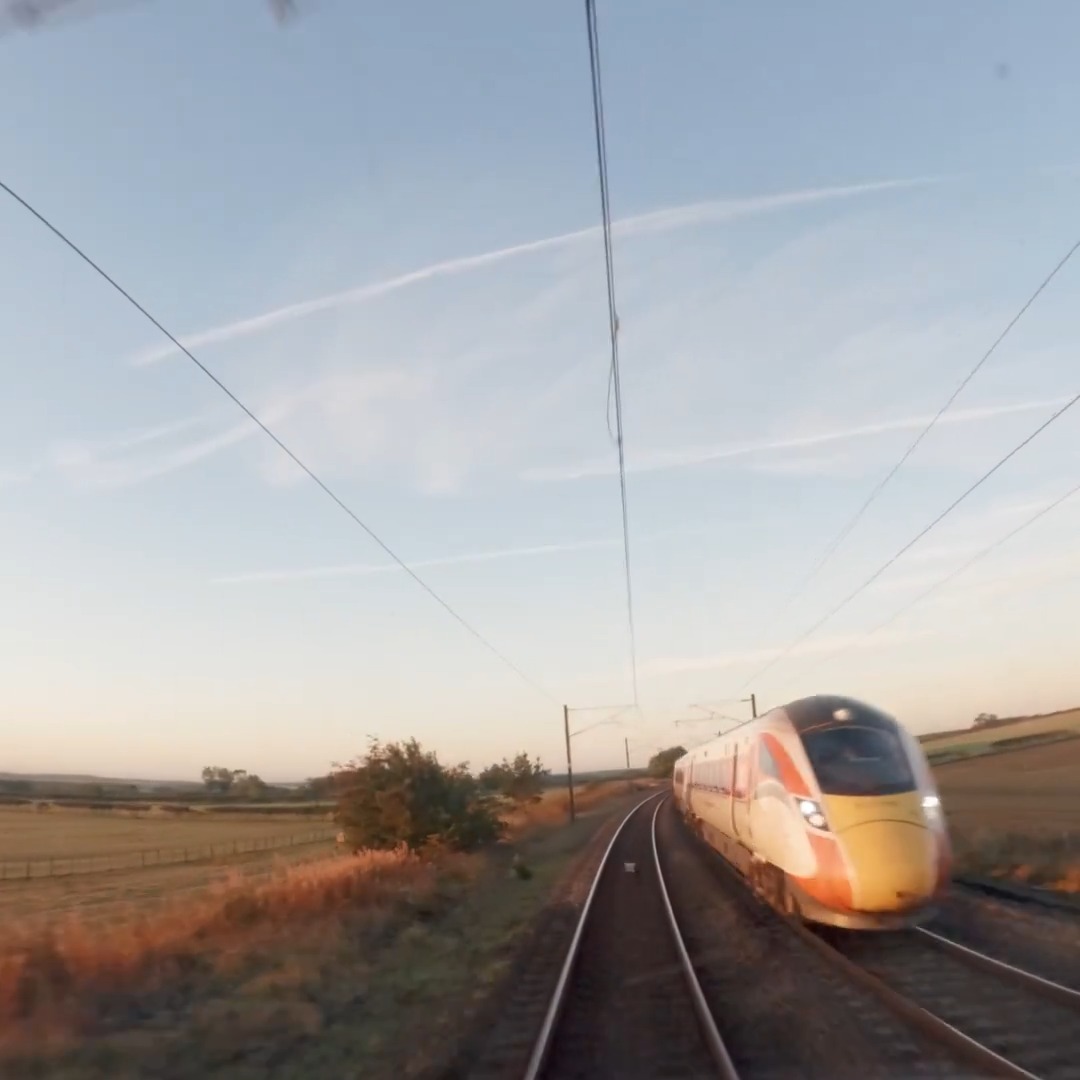 Have you ever wanted to watch the sunrise from the driver's cab of our Flying Scotsman service between Edinburgh Waverley and London King's Cross? 📺 You can see the full four hour journey on YouTube channel now!