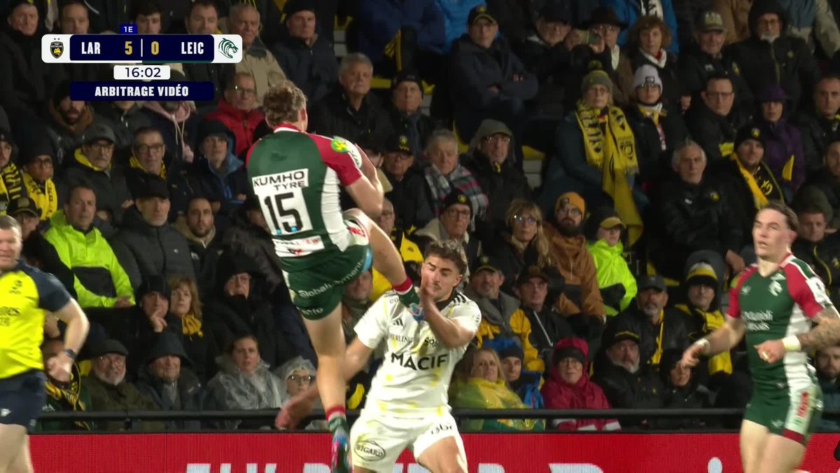 "I've got to disagree with that completely" 👎 Was George Pearson unlucky to receive a yellow card here? Andy Goode thinks so 🟨 #InvestecChampionsCup