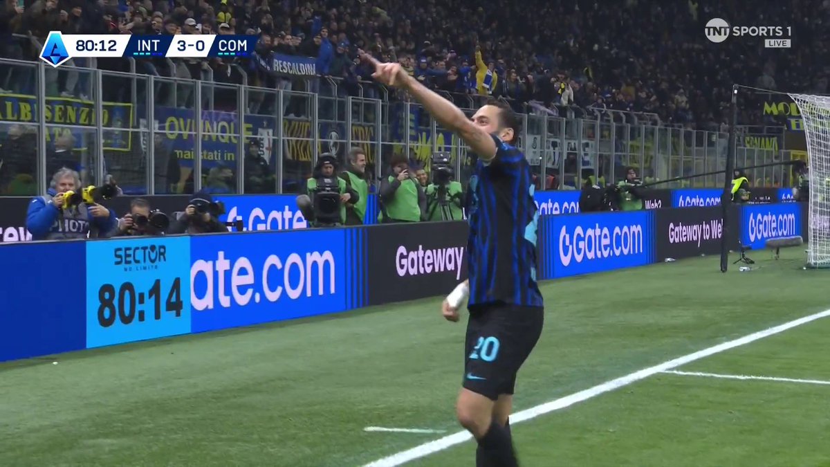 Hakan Calhanoglu with a brilliant strike as Inter run riot against Como 🔥 📺 TNT Sports &amp; discovery+ UK