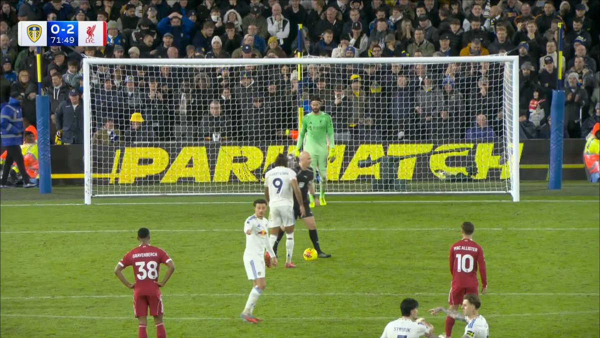 Dominic Calvert-Lewin has cut Leeds' deficit in half with this penalty ⚽️