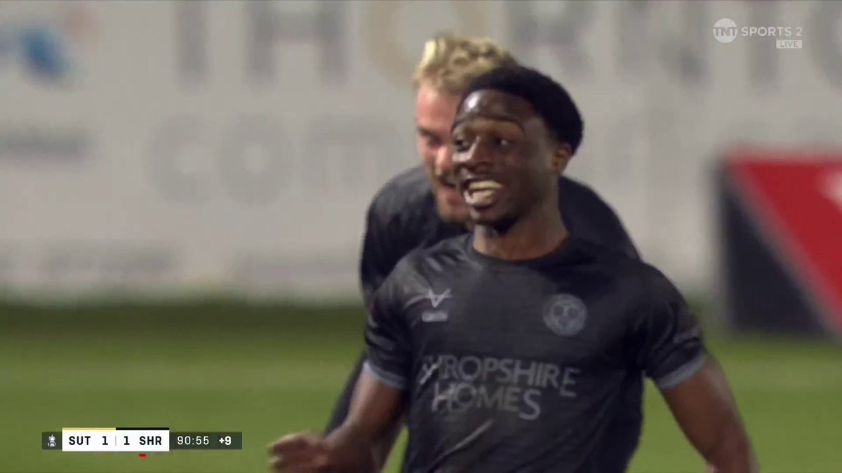 What a strike from Ismeal Kabia 🚀 The Arsenal loanee levels things up for Shrewsbury 🤯 📺 TNT Sports & discovery+ UK