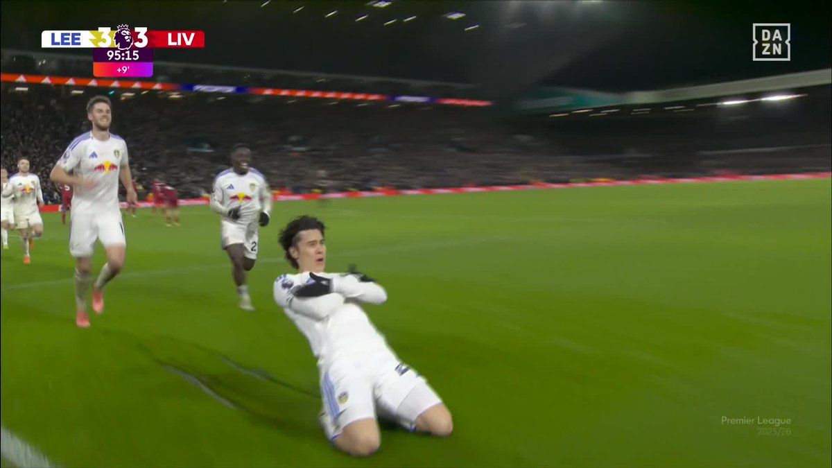 Poco queda de aquel Liverpool que lo ganaba todo en el último minuto 🥲 Tanaka lo empató para el Leeds en el 96 y Elland Road enloqueció #PremierLeagueDAZN 🏴󠁧󠁢󠁥󠁮󠁧󠁿⚽️