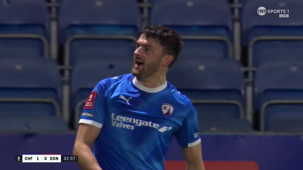 Lee Bonis was in the right place at the right time to put Chesterfield ahead against Doncaster 💥 📺 TNT Sports & discovery+ UK