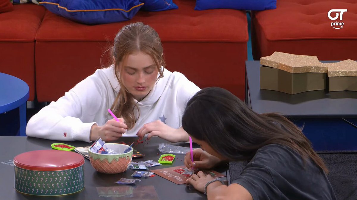olivia: cristina, el jurado va a estar en la gala? guillo: siempre esta cris: como dios tinho: para tocar los huevos nada mas ESTOY LLORANDO JKSJKSJKSJKS #OTDirecto6D
