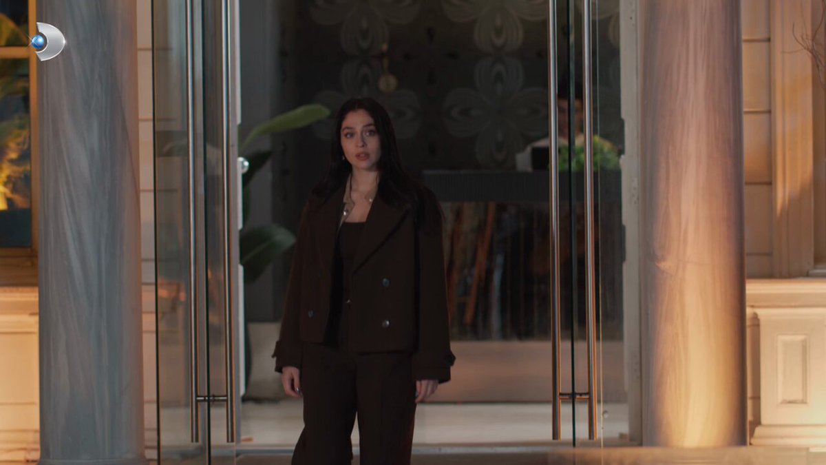 “Gerçek olamayacak kadar mükemmelsin.” #GüllerVeGünahlar yeni bölümüyle şimdi #KanalD’de! Kanal D NGM