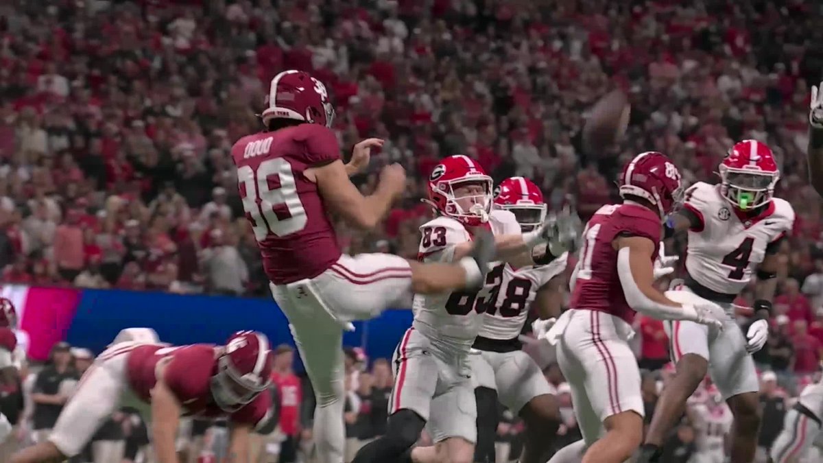 "RIGHT ON CUE!" Chris Fowler knew a special teams highlight was on the way before the blocked punt 🔥