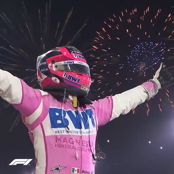 Sakhir no se olvida. 🥹 Sergio Pérez salió último, manejó con cabeza, ritmo y oficio… y terminó ganando. Esa actuación le abrió la puerta a Red Bull y dejó claro de lo que es capaz. 🇲🇽🔥