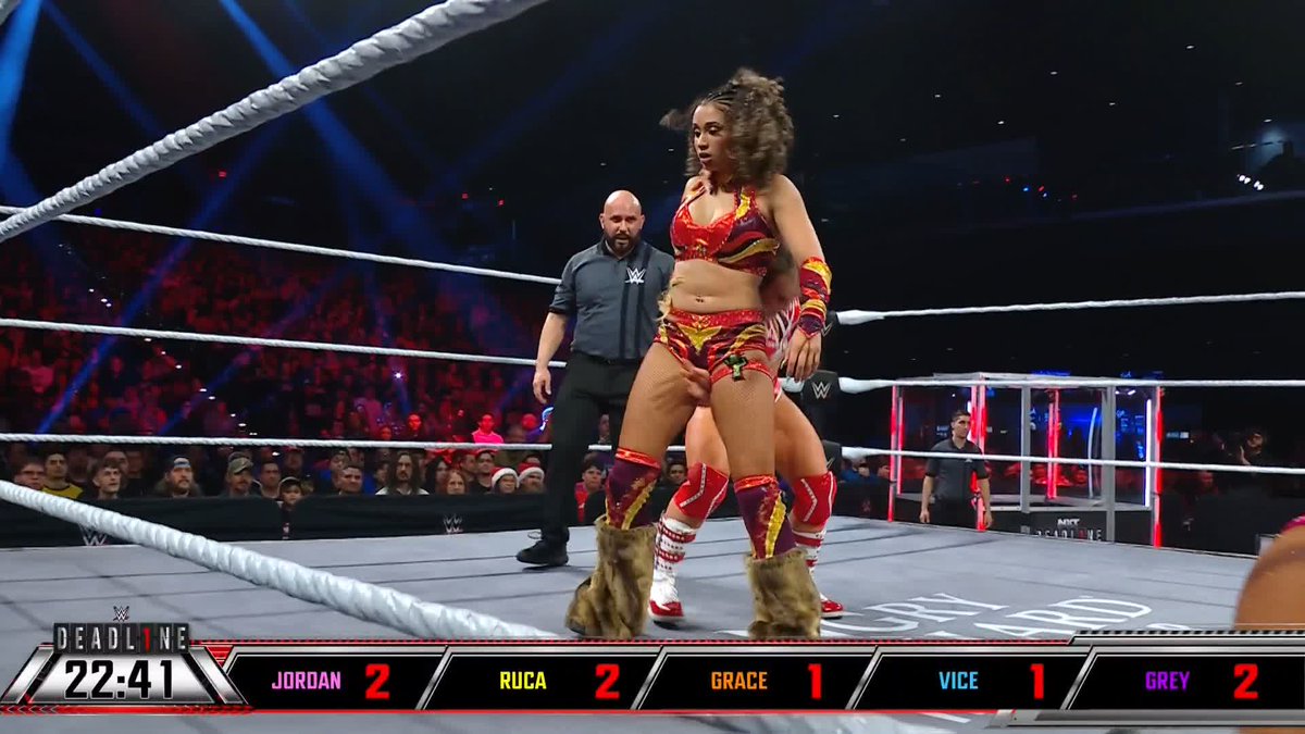 THIS MATCH IS ABSOLUTE CHAOS!!! 🤯