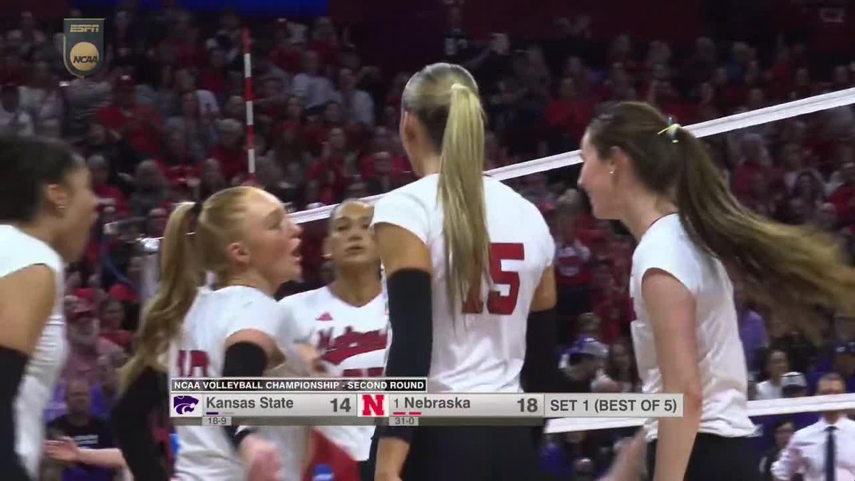 ABSOLUTE PANDEMONIUM IN THE JCA TIMEOUT, K-STATE! 🗣️ 🗣️ 🗣️ 🗣️