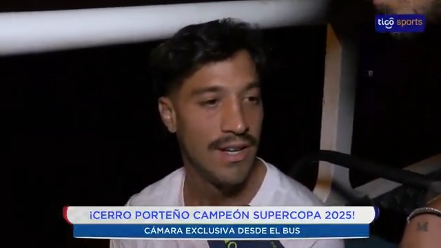 🔵🔴¡URUGUAYO, URUGUAYO! ¿Para quién creen que fue la ovación del pueblo azulgrana en Quinta? #SupercopaAPF