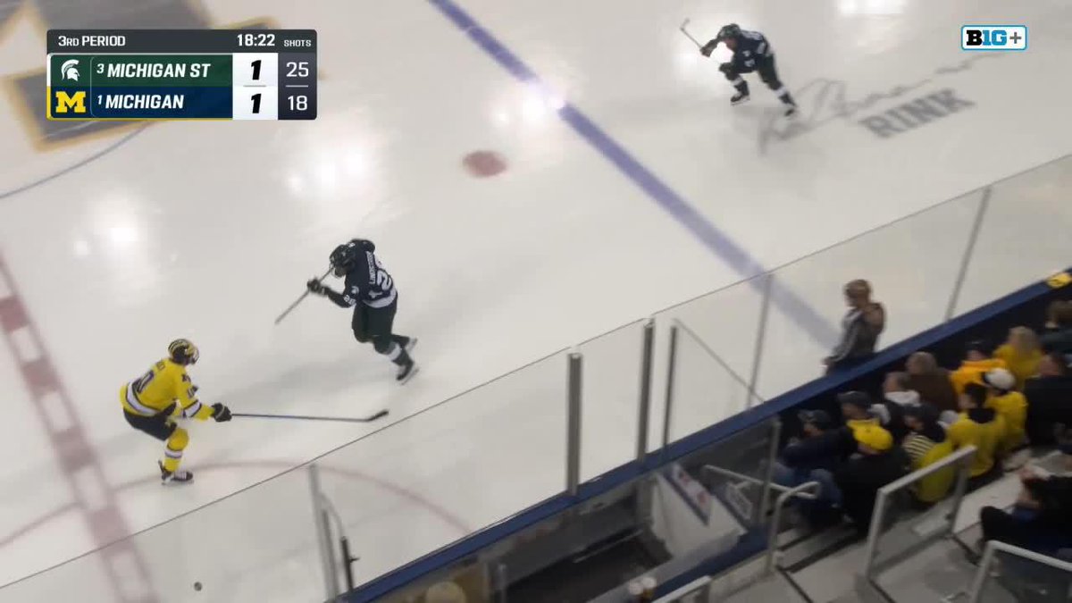 Anthony Romani goes five hole for his second goal of the night! MSU leads 2-1 early in the third!