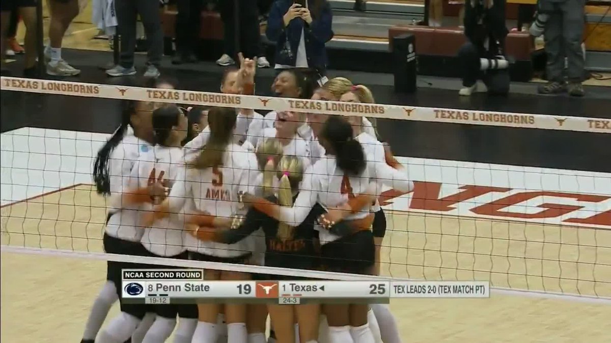 FOR THE 20TH CONSECUTIVE TIME THE LONGHORNS ARE HEADED TO THE REGIONAL SEMIS 👏 #NCAAWVB x 🎥 ESPN+ / Texas Volleyball
