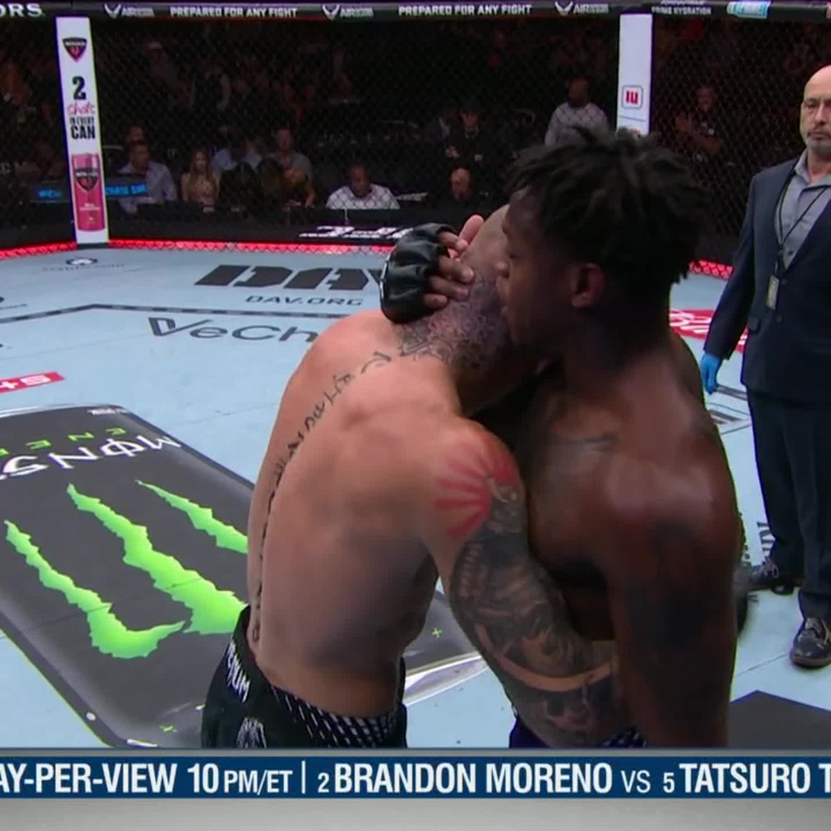 CHRIS DUNCAN SUBMITS TERRANCE MCKINNEY AT #UFC323 🔥 WHAT A FIGHT 🤯