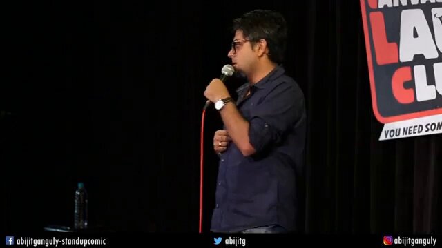 एयरपोर्ट पर जो "सरकारी समझदार" यात्री घूम रहे हैं जो परेशान तो हैं लेकिन सरकार को दोषी नहीं बता रहे हैं उन्हें देखकर अभिजीत गांगुली का ये 8 साल पुराना वीडियो याद आ गया...