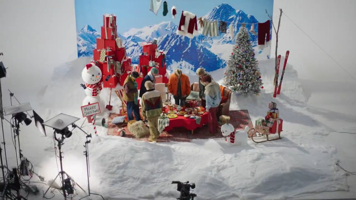 クリスマスが始まるよ！ 準備はOK？ #BEFIRST #BESTY #おいしいのがいちばんファミマのクリスマス