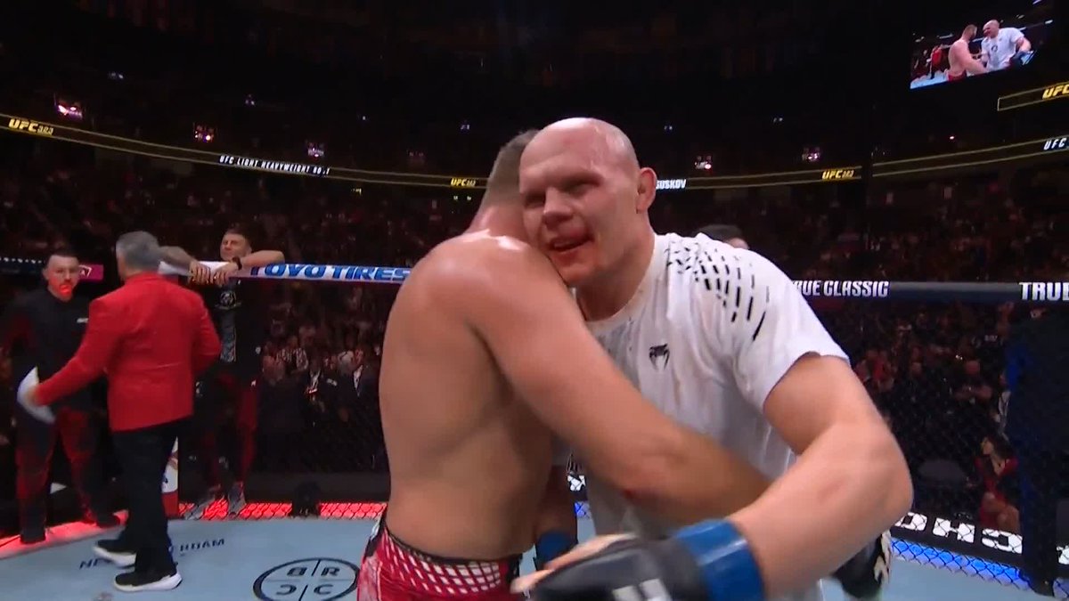 🇵🇱🤝🇺🇿Jan Blachowicz ve Bogdan Guskov arasındaki maç çoğunluk kararıyla berabere sonuçlandı! (29-28, 28-28, 28-28) #UFC323