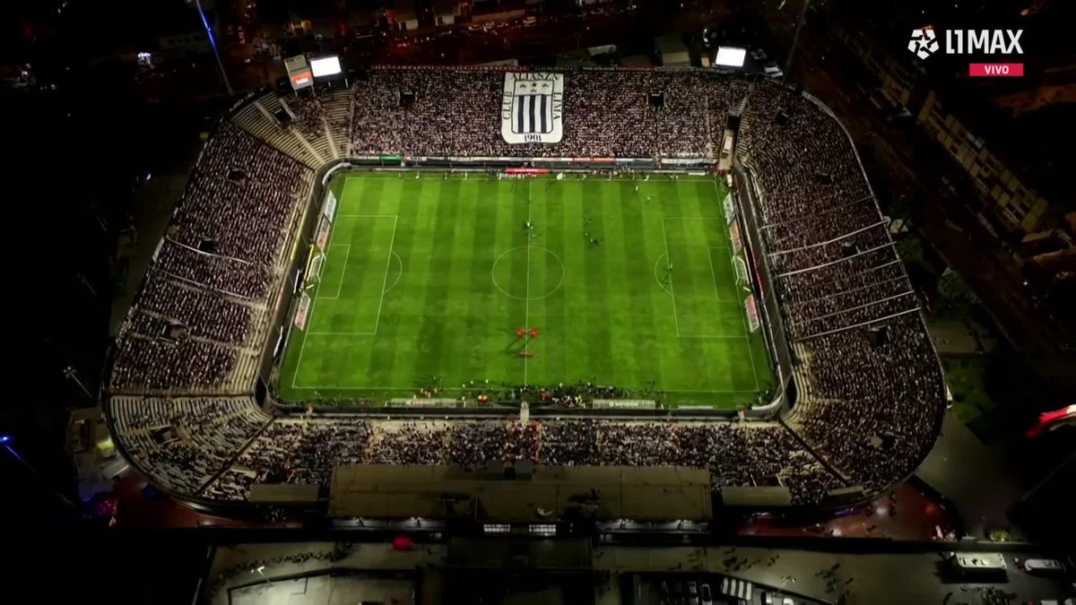 Un reconocimiento a la transmisión de L1Max. Las tomas, la previa, la narración, el paquete gráfico, el post partido. Se ha elevado notablemente el nivel de las transmisiones del fútbol peruano. Nada que envidiar a otros países.