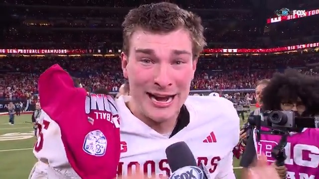 𝗧𝗥𝗘𝗡𝗗𝗜𝗡𝗚: Indiana superstar QB Fernando Mendoza's post-game interview has gone viral 😭😭 One of the greatest interviews you will ever see.