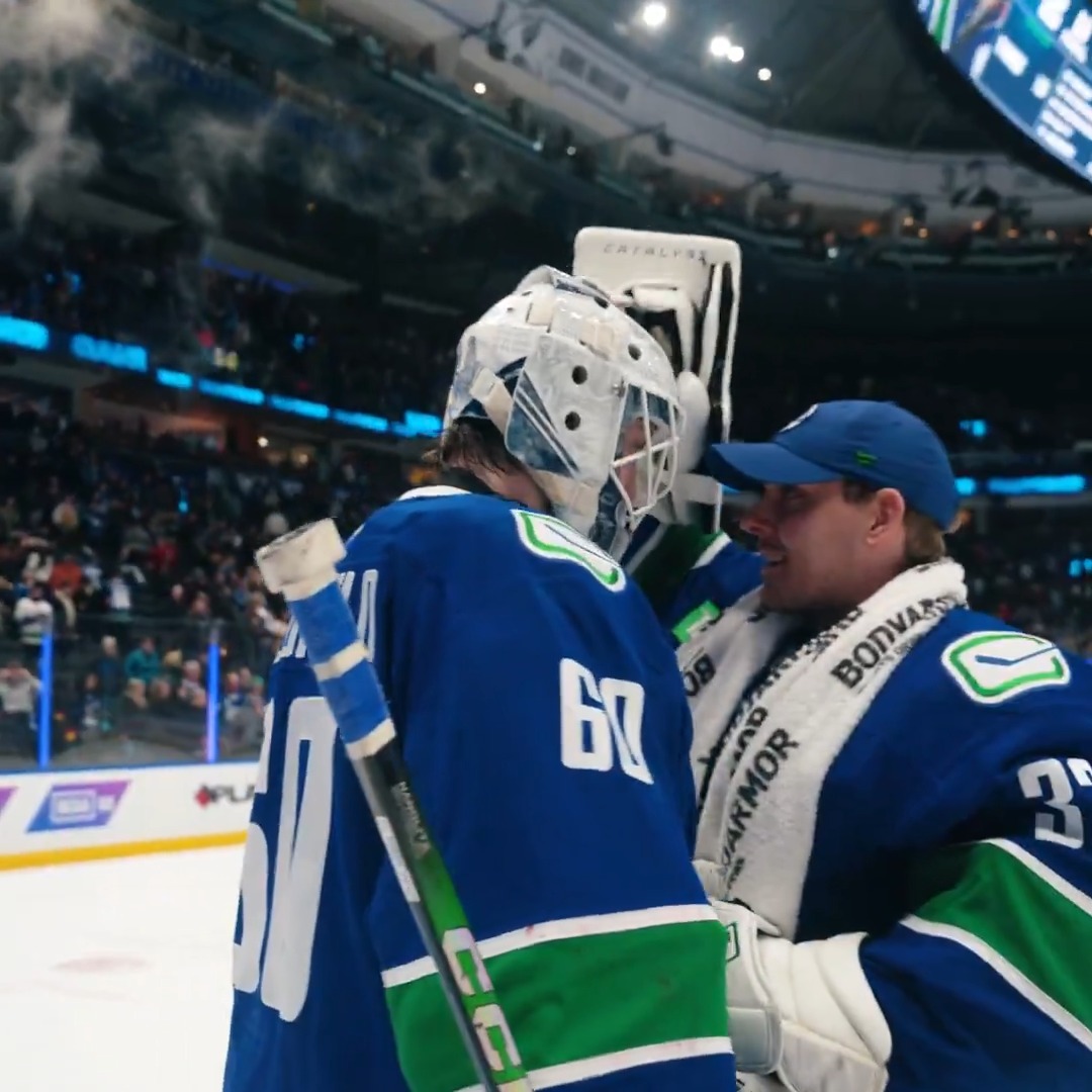 "First game as a dad, eh?" 🥹 Hugs for Tolo after that 28-save performance.
